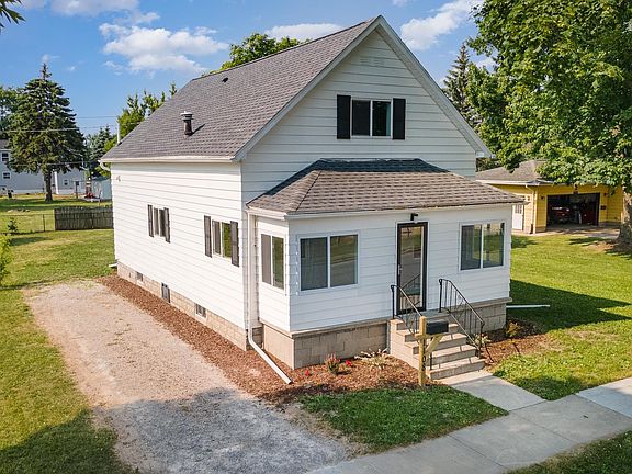 3rd image of 1108 32nd St