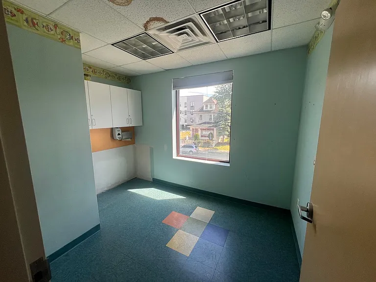 715 Broadway Ave #3 — Photo 11