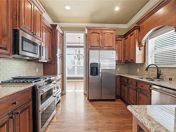 3rd image of 1644 E Cypress Ln