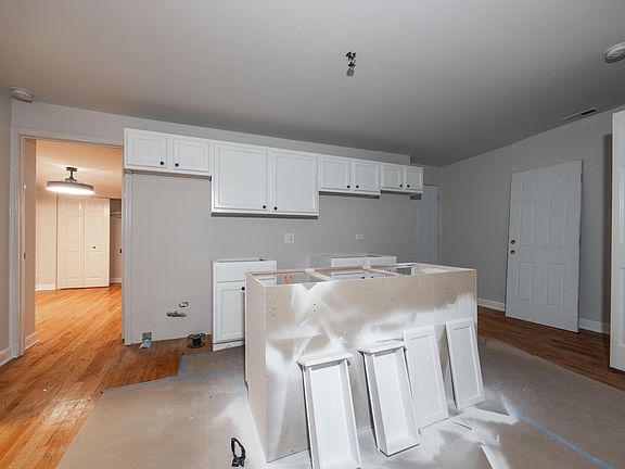5th image of 1547 N Milwaukee Ave APT 2