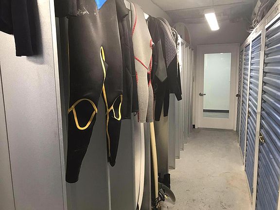 3rd image of 215 E Broadway #6NN