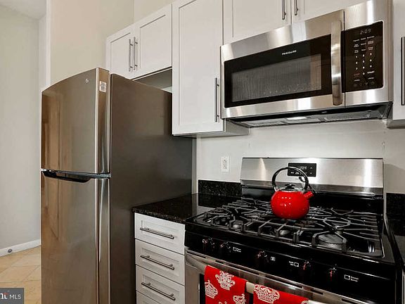 5th image of 1021 N Garfield St APT 1031