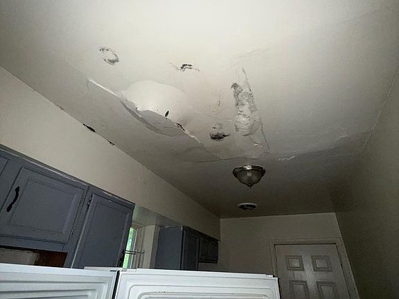 4th image of 1842 E 28th St