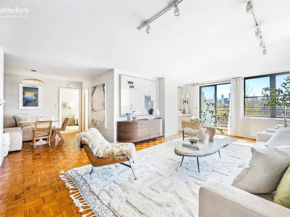 222 West 14th Street image 1 of 14