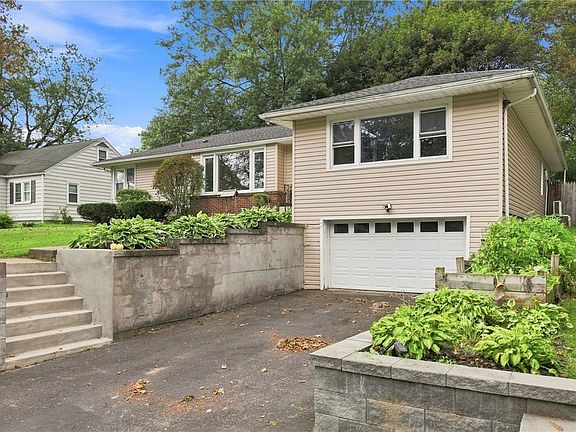 2nd image of 64 Spring St