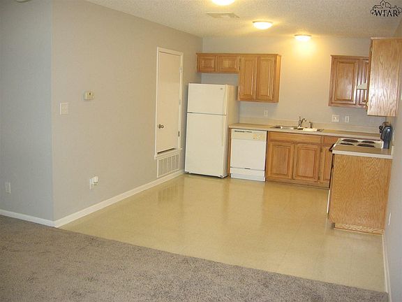 3rd image of 1525 Trigg Ln APT 704