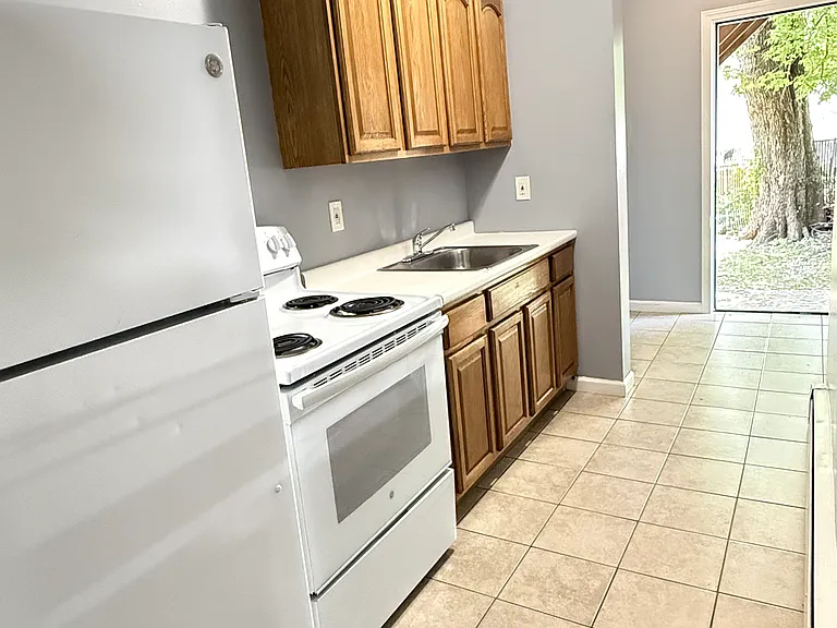 67 Madison St #1 — Photo 8