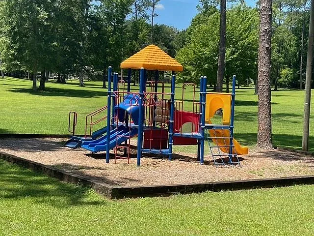 The new playscape and swing set have arrived in Man-O-War park. Sit in the shade and watch the children play.