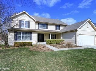 675 Sussex Cir, Vernon Hills, IL 60061