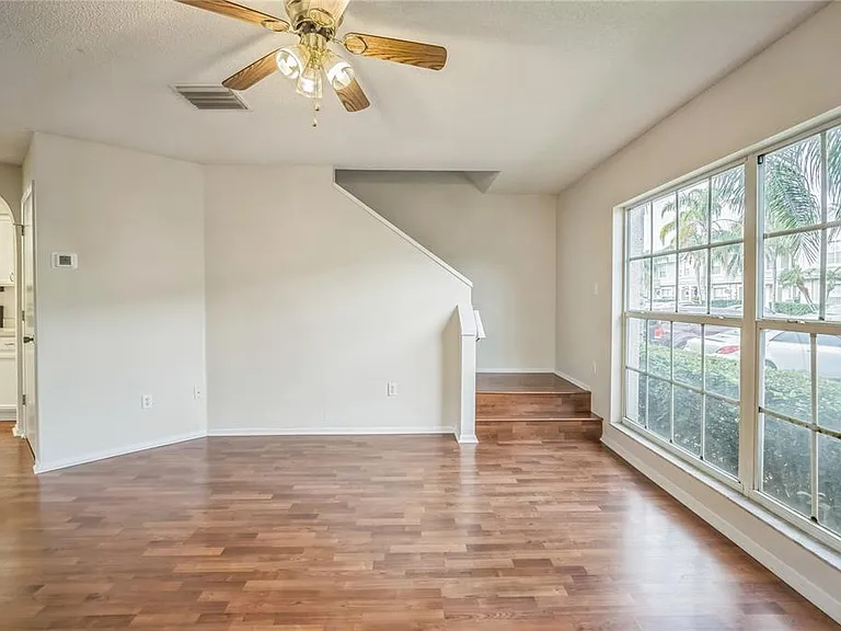 523 Kensington Lake Cir — Photo 3