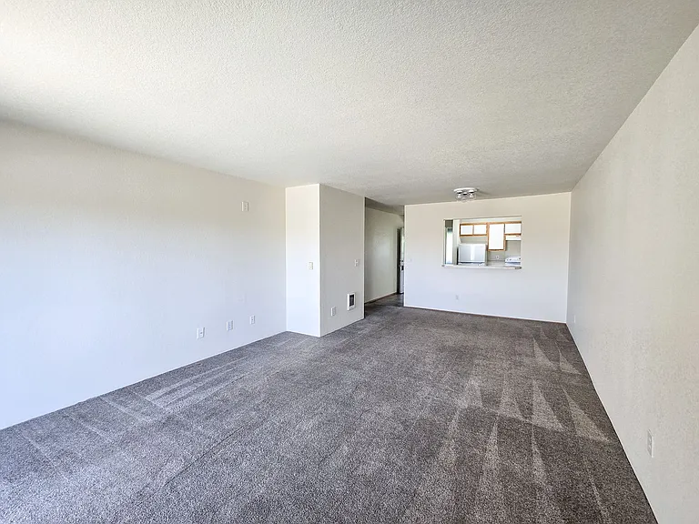 Camelot East Apartments — Photo 17