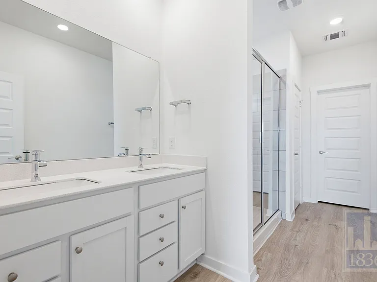 10925 Tildon Ave — Photo 12
