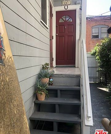 3rd image of 28 Clubhouse Ave #1/2