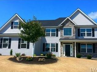 2225 Redwood Dr, Slatington, PA 18080