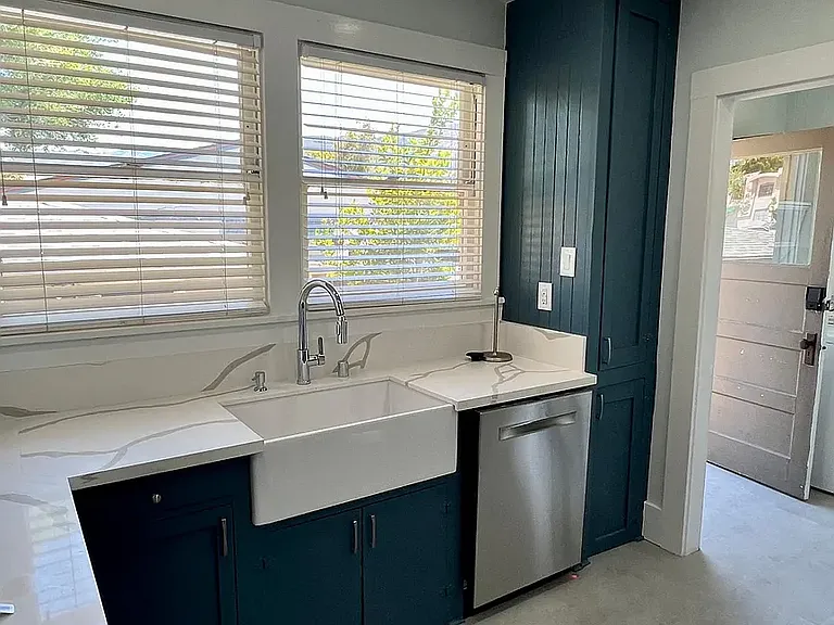 940 Santa Rosa St — Photo 7