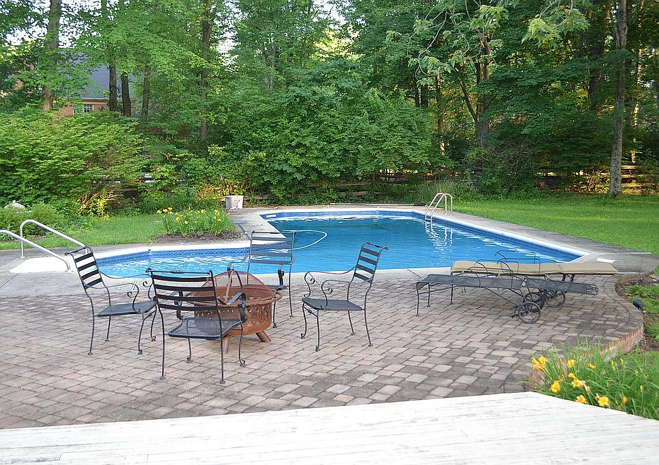 2nd image of 8587 Calumet Way