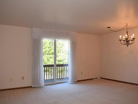 4th image of 5218 Lantern Hill Dr