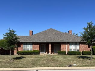 5300 Ledgestone Dr, Fort Worth, TX 76132
