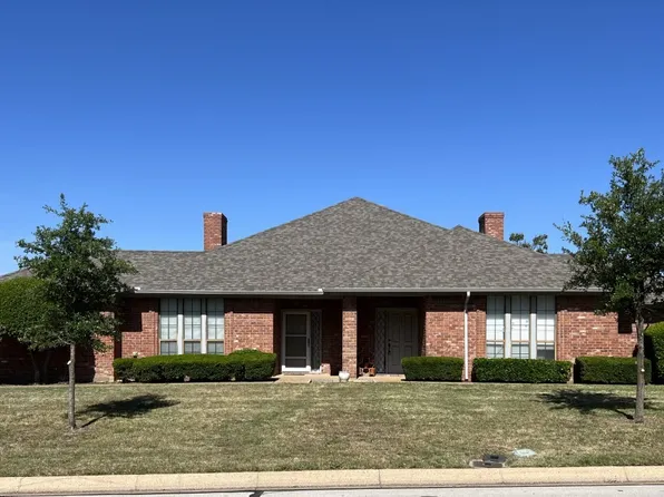 5300 Ledgestone Dr, Fort Worth, TX 76132