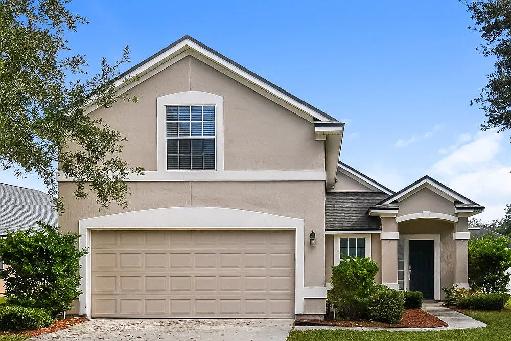 4 bed, 3.0 bath, 2359 sqft, $2,350 — Photo 1