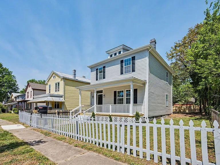 512 Bancroft Ave — Photo 4