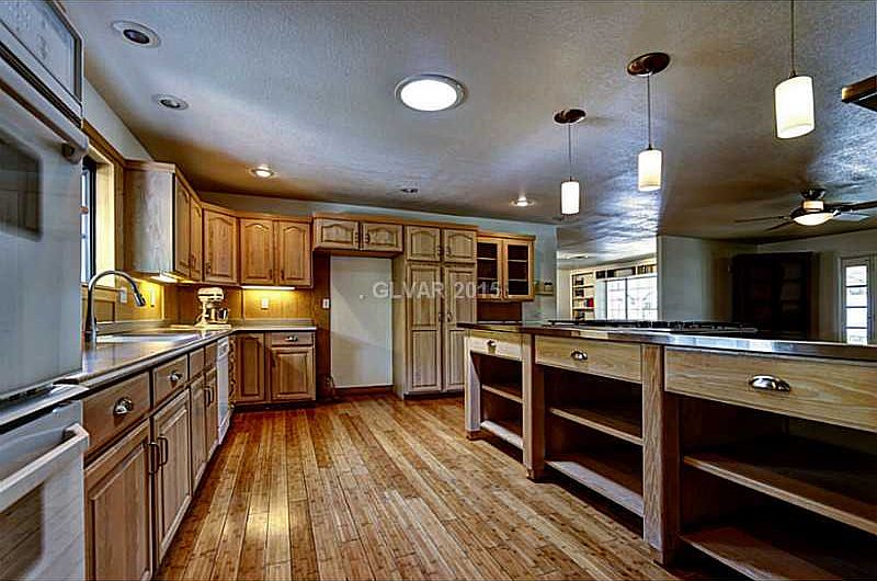 1st image of 2099 Bridlewood Dr