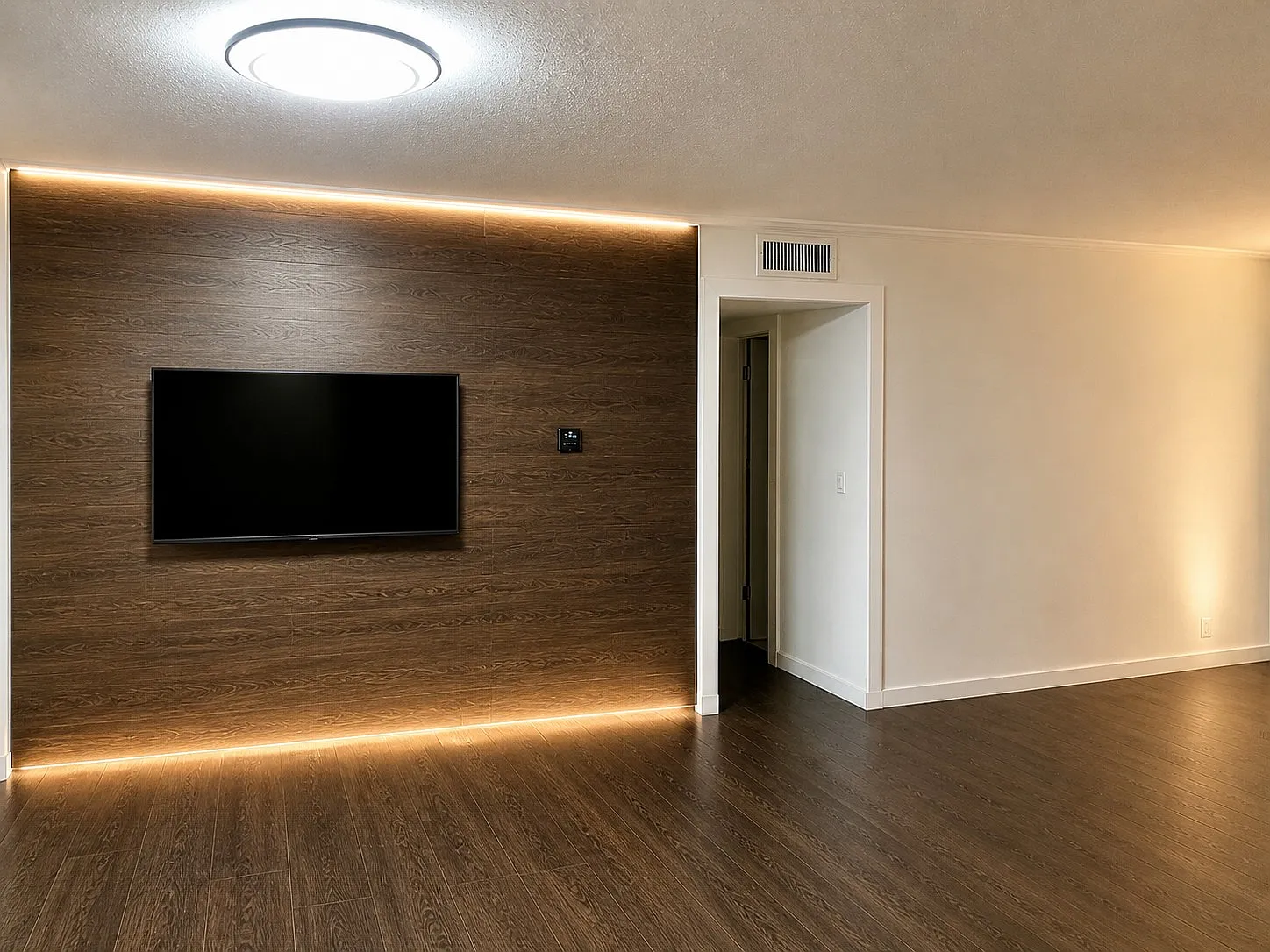 2 bed, 1100 sqft, $2,300 — Photo 1