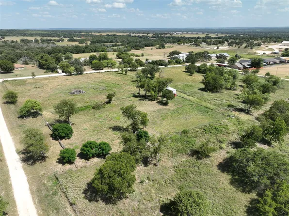 751 Magnolia St, Hico, TX 76457
