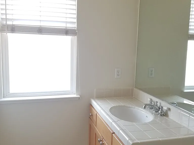 1036 Keeble Ct — Photo 5
