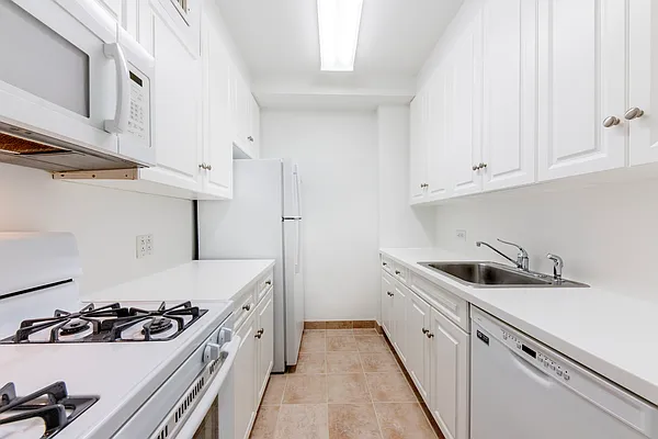 Rented by Douglas Elliman | media 10