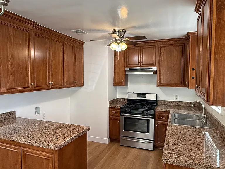 614 W Greenwood Ave #B — Photo 1