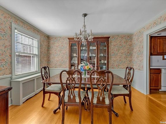 5th image of 17 Harvard St