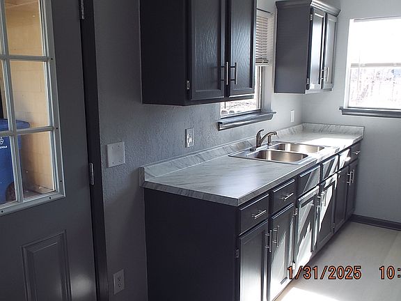 3rd image of 4722 Castle Sword Dr