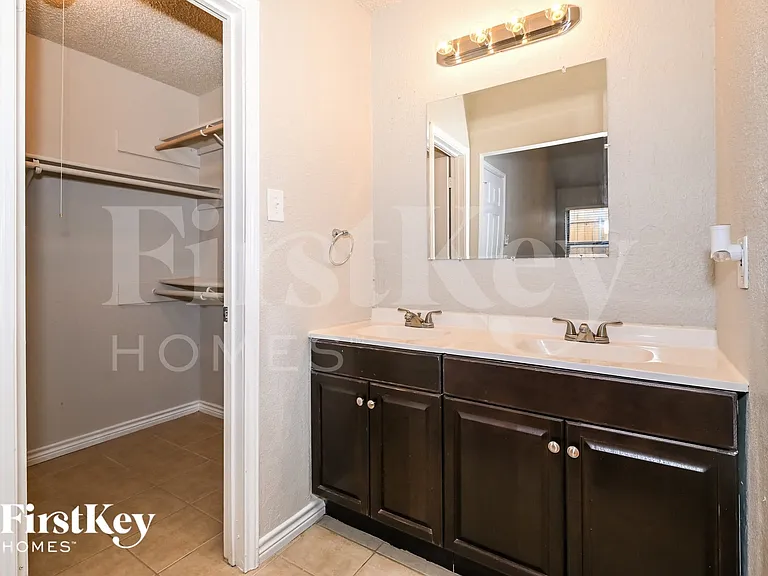 4022 Rustic Trl — Photo 11