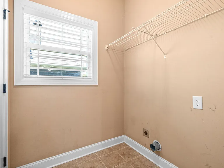 3339 Cotham Ln — Photo 17