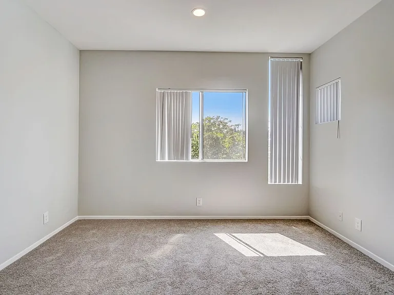 16070 Sunset Blvd — Photo 21