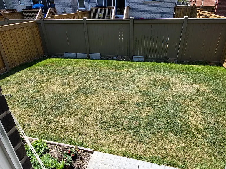 725 Kennedy Cir W — Photo 21