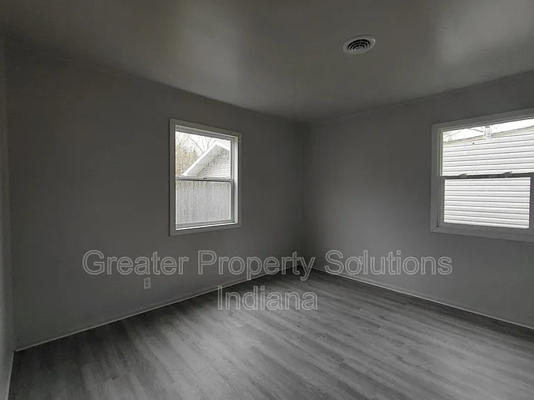 533 Highland Ave — Photo 4