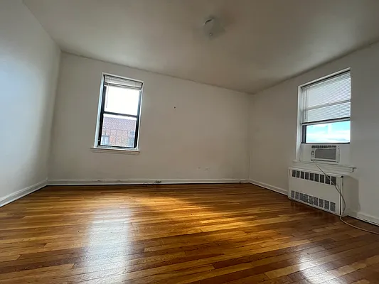 Rented by AZ REALTY NYC LLC | media 24