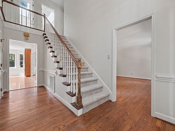 5th image of 1108 Vestavia Woods Dr