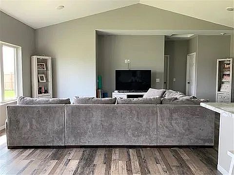 4th image of 504 Lincoln St SE