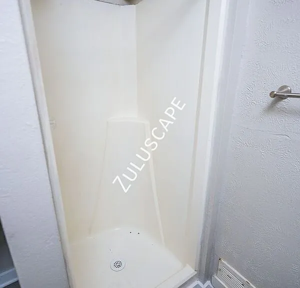 1215 E 38th St — Photo 11