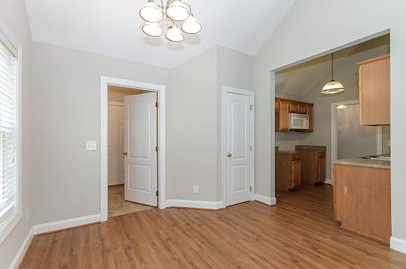 4th image of 7071 Blue Springs St