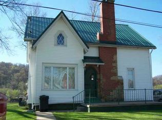 9 Riverside Dr, South Charleston, WV 25303