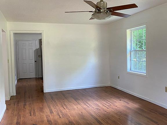 5th image of 800 Mountain Loop Rd NW