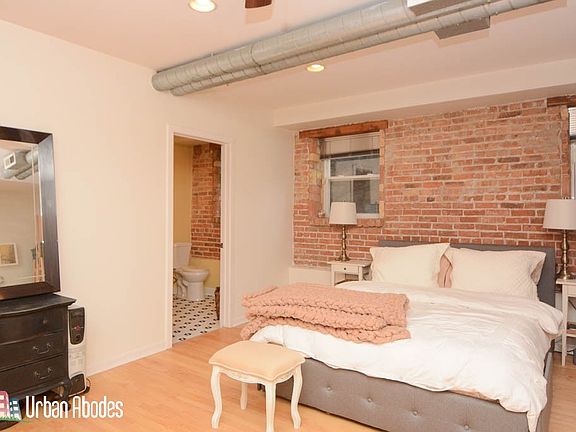 5th image of 1723 W Erie St APT 1