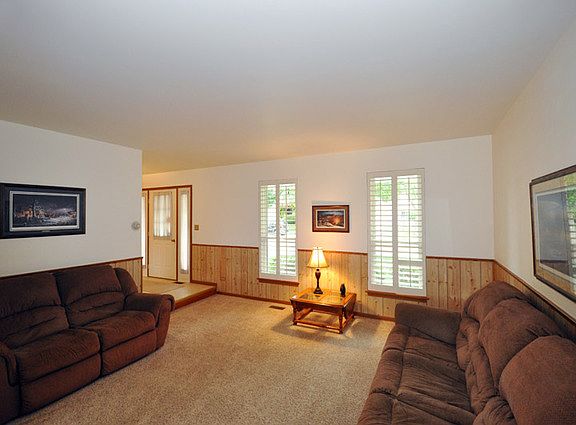4th image of 1301 Regent Dr