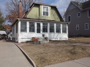 215 3rd St, Excelsior, MN 55331