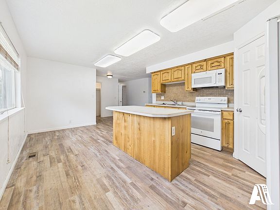 2nd image of 197 E Utah Ave #1
