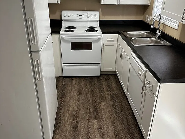609 N Tweedt St — Photo 11